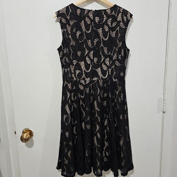 London Style - Dress Sheath Key Hole Lace Sleeveless Halter - Size 10 - Black - Picture 3 of 7